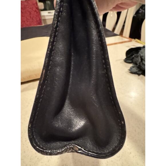 Vintage Gucci Parfums GG monogram clutch bag with a navy and red stripe - Picture 6 of 10